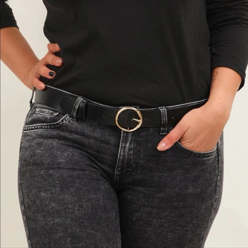 Round Buckle Black Faux Leather Belt
